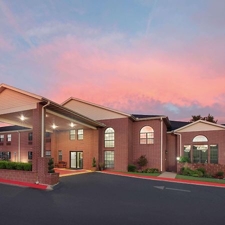 Super 8 By Wyndham Lowell/Bentonville/Rogers Area Ngoại thất bức ảnh