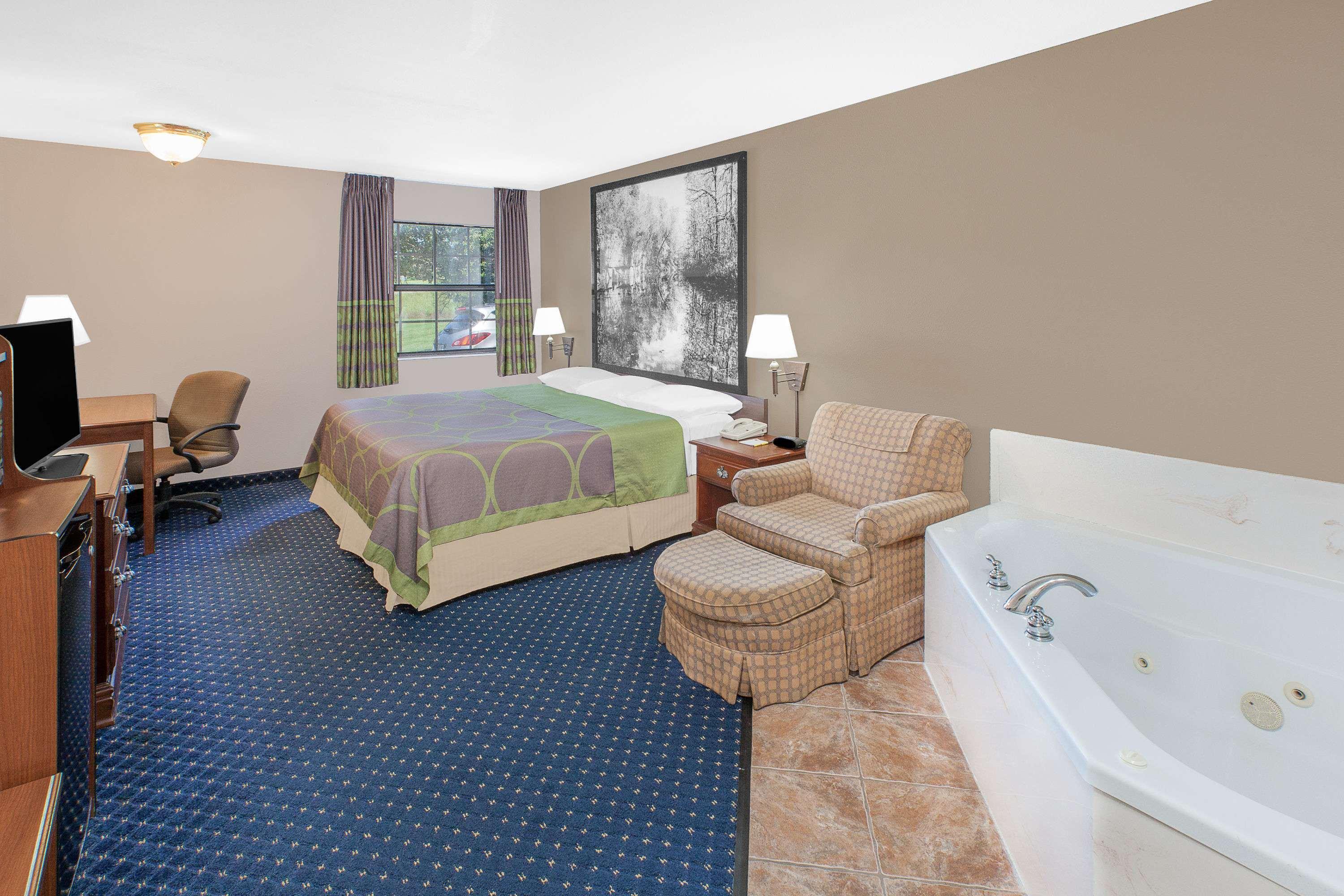 Super 8 By Wyndham Lowell/Bentonville/Rogers Area Ngoại thất bức ảnh