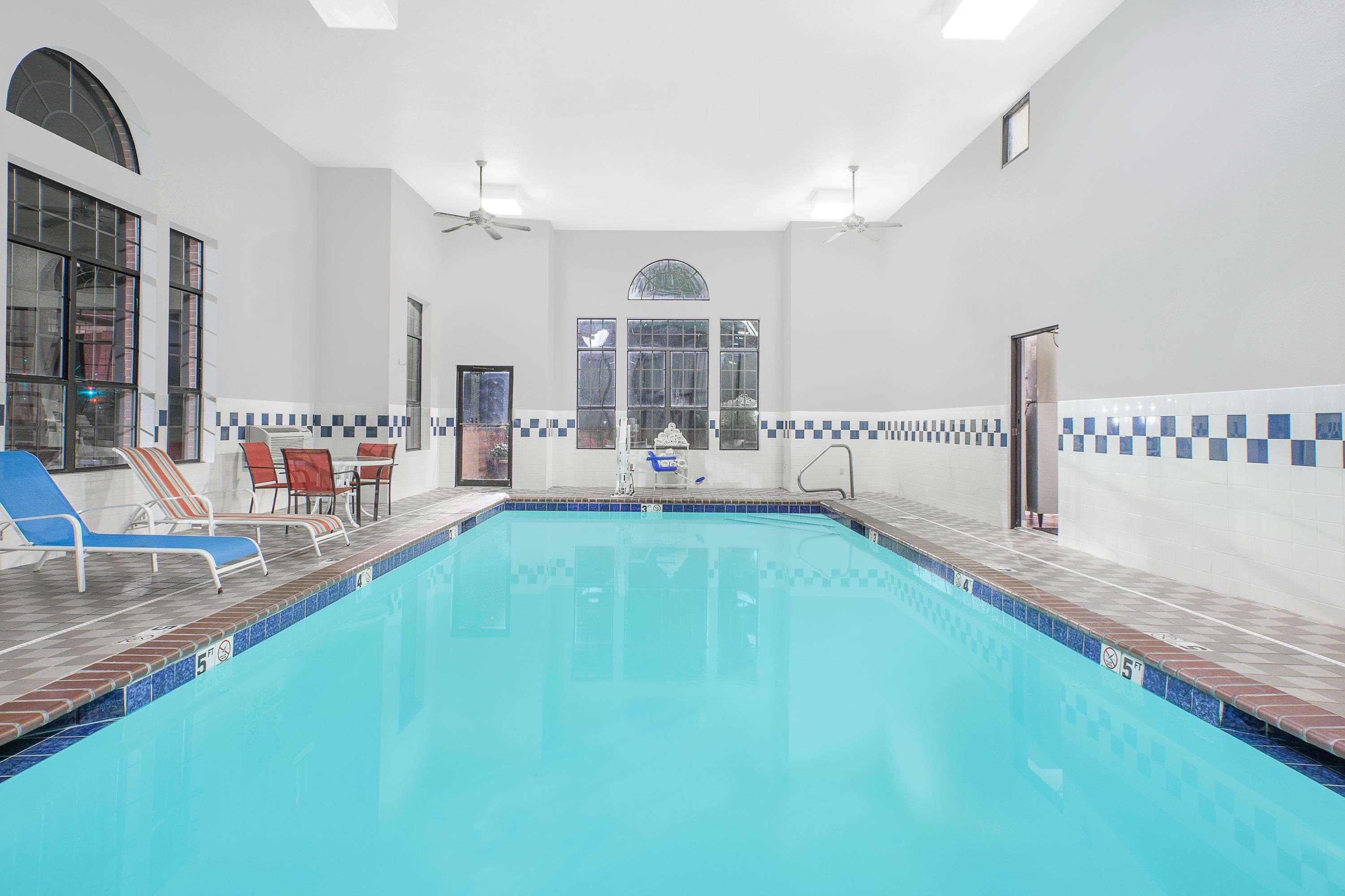Super 8 By Wyndham Lowell/Bentonville/Rogers Area Ngoại thất bức ảnh